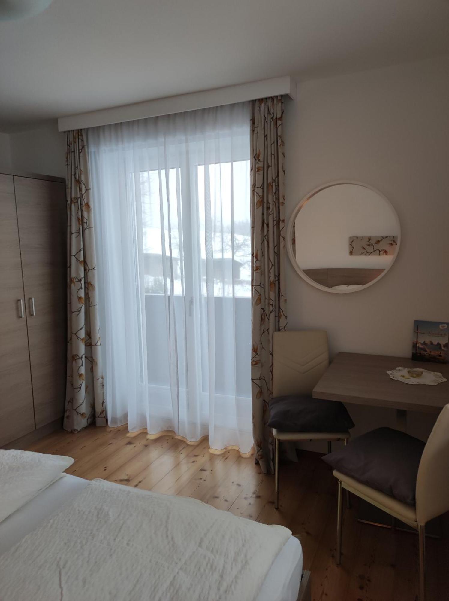Gaestehaus Walpurga Russbach am Pass Gschütt Kültér fotó