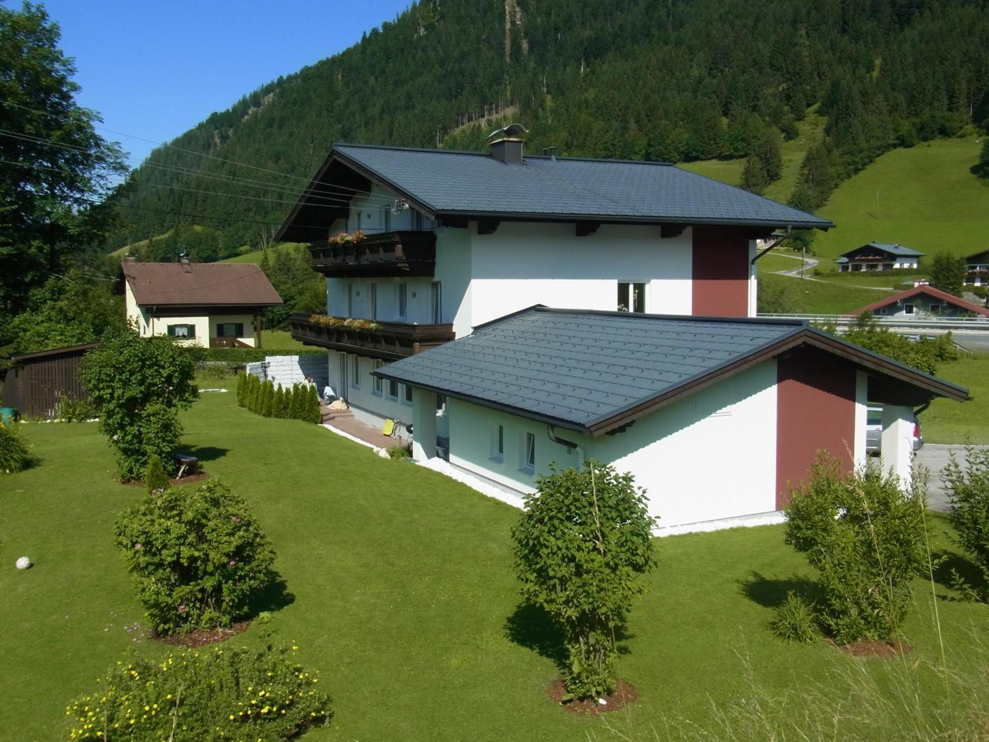 Gaestehaus Walpurga Russbach am Pass Gschütt Kültér fotó
