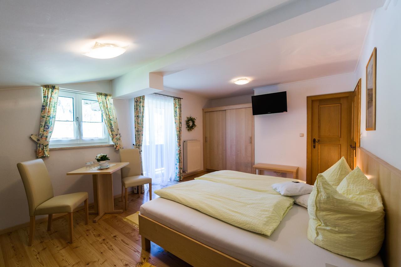 Gaestehaus Walpurga Russbach am Pass Gschütt Kültér fotó